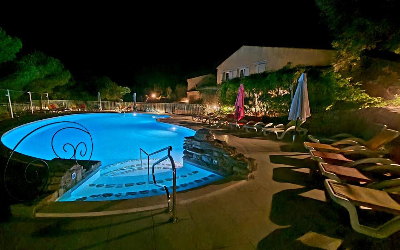 Hotel Les Hauts De Mourèze Eksteriør bilde