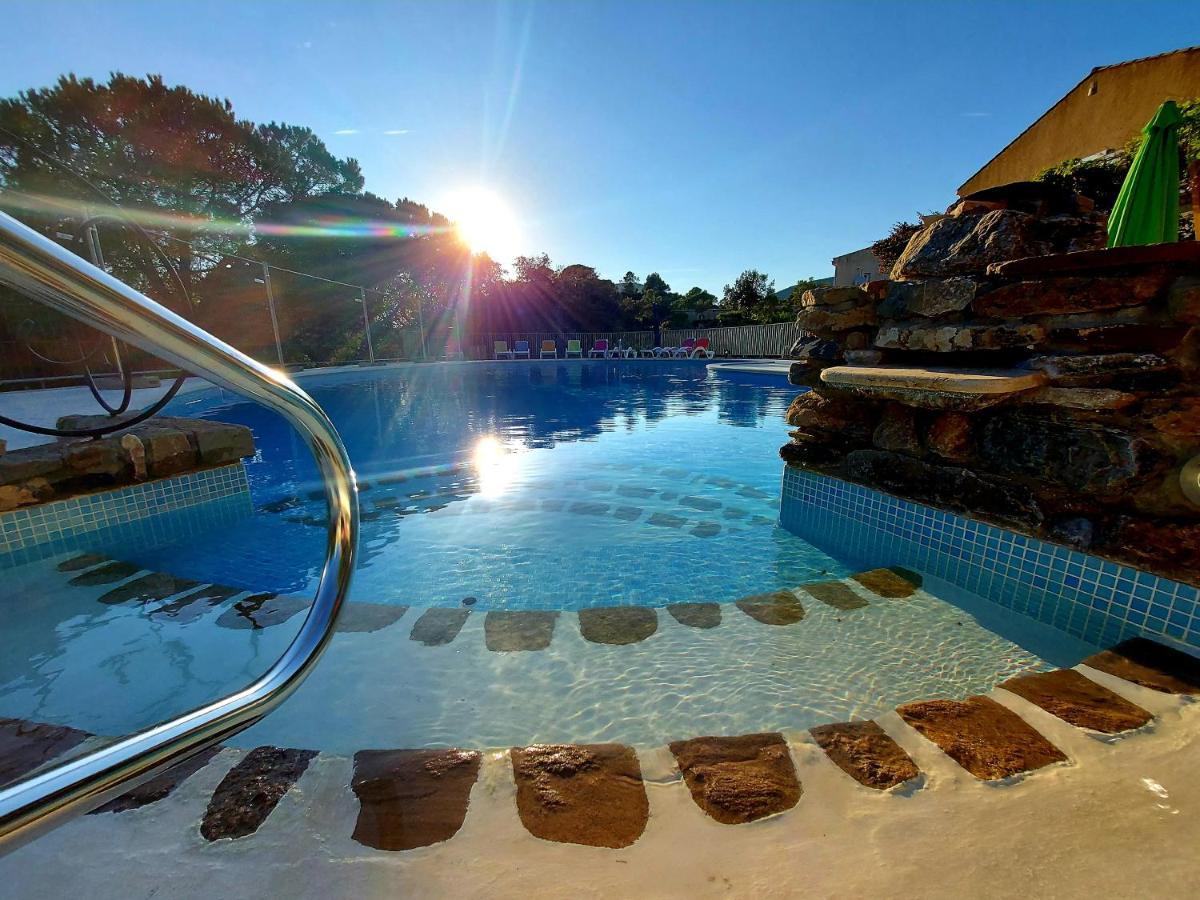 Hotel Les Hauts De Mourèze Eksteriør bilde
