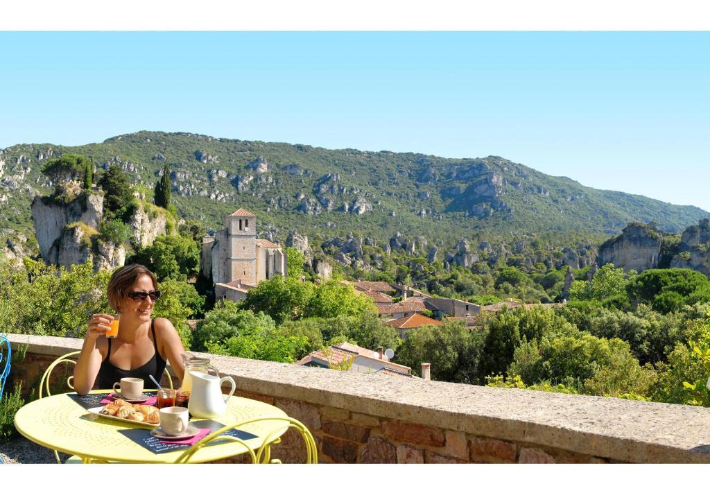Hotel Les Hauts De Mourèze Eksteriør bilde